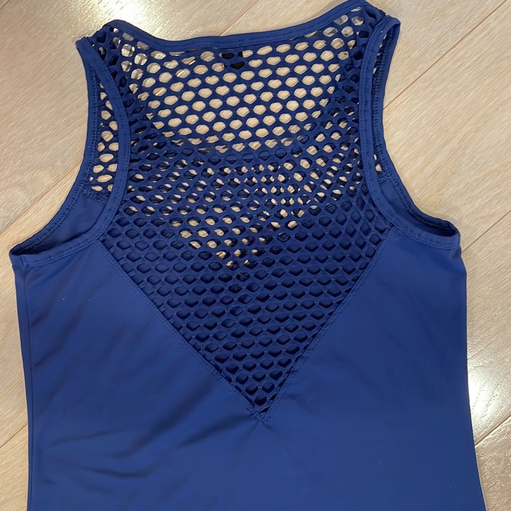 90° blue workout top - Picture 6 of 7